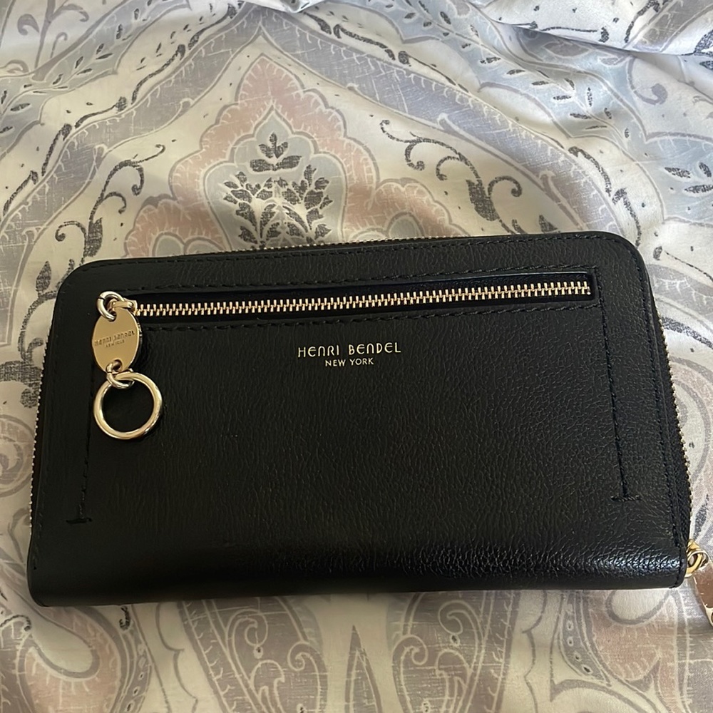 Henri Bendel Black Wallet